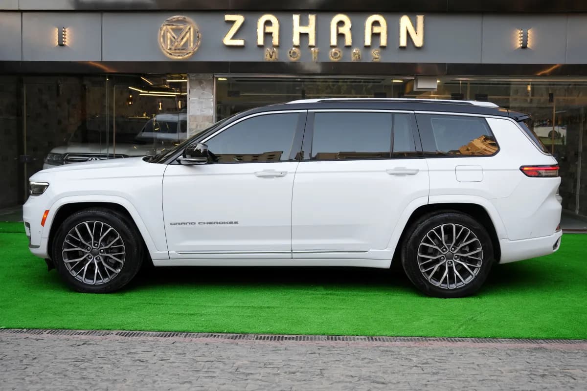 جيب جراند شيروكي 2023