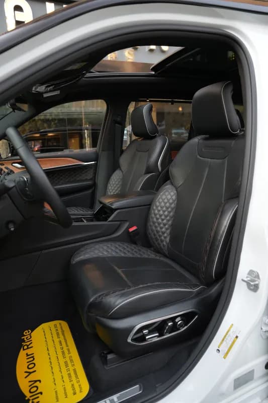 جيب جراند شيروكي 2023