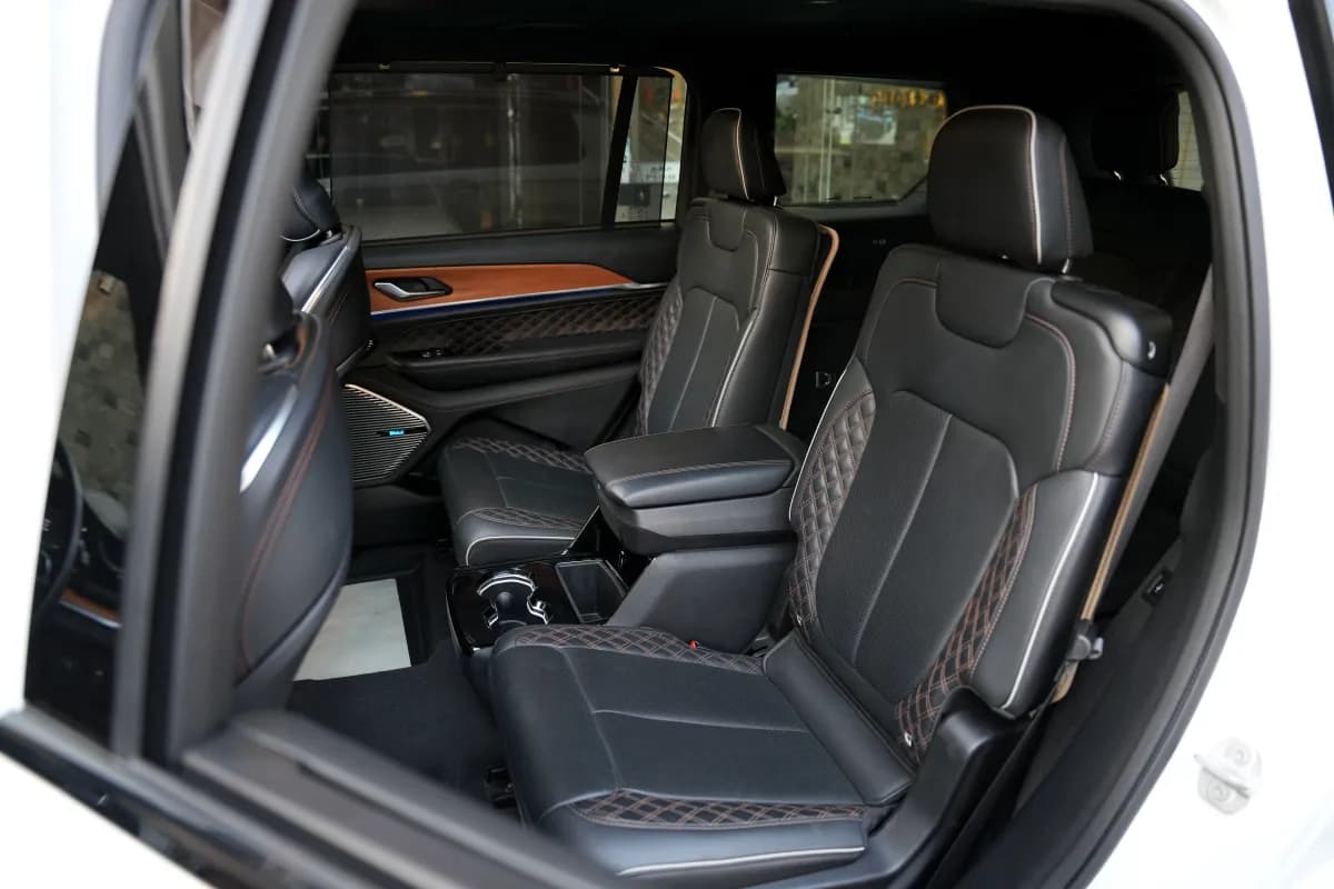 جيب جراند شيروكي 2023