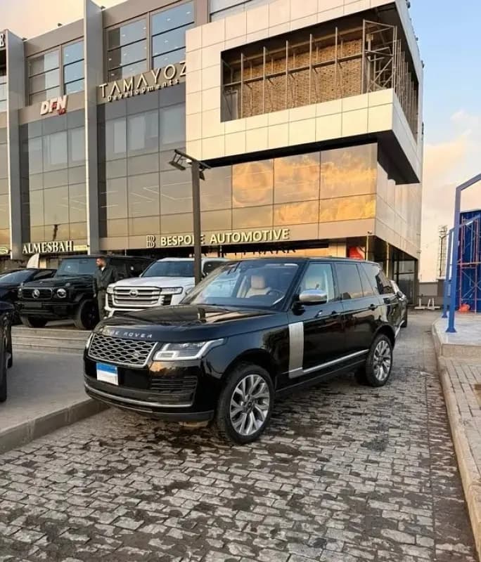 لاند روفر رانج روفر 2020 لاكشري أسود أوتوماتيك — مستعملة