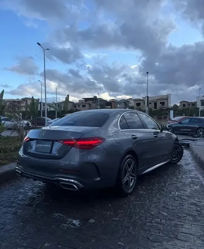 مرسيدس بنز C180 2024