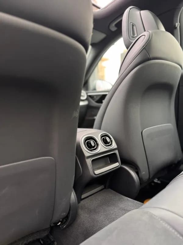 مرسيدس بنز C200 2024