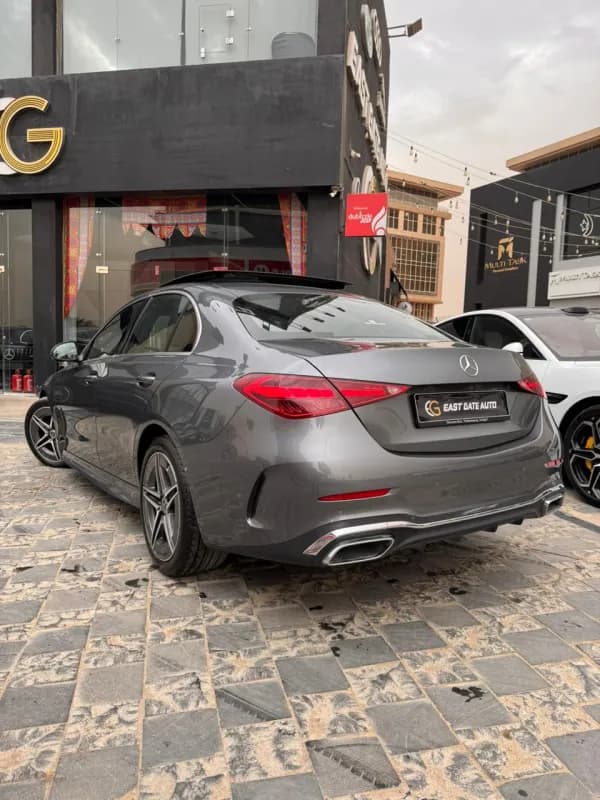 مرسيدس بنز C200 2024