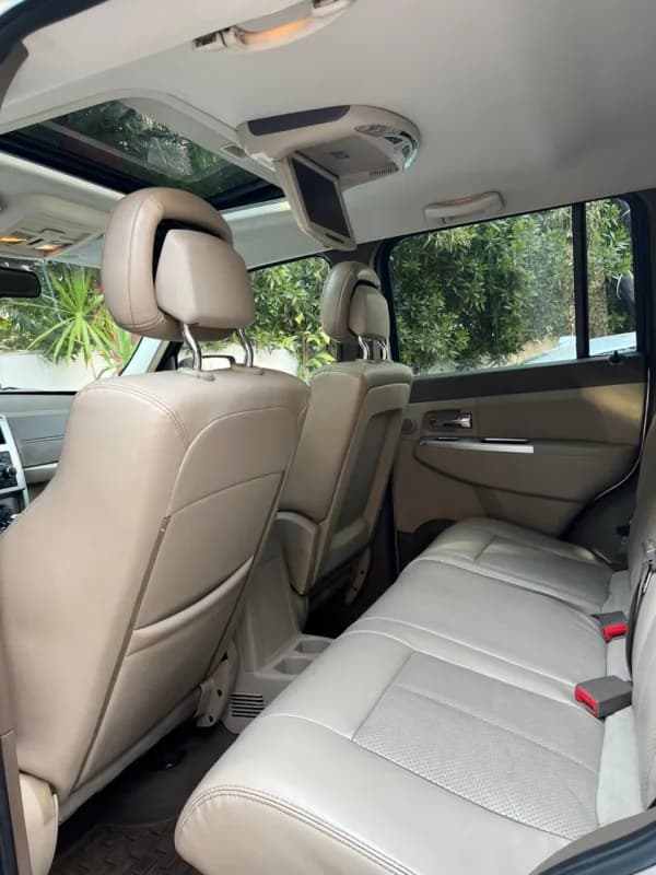 جيب شيروكي 2010