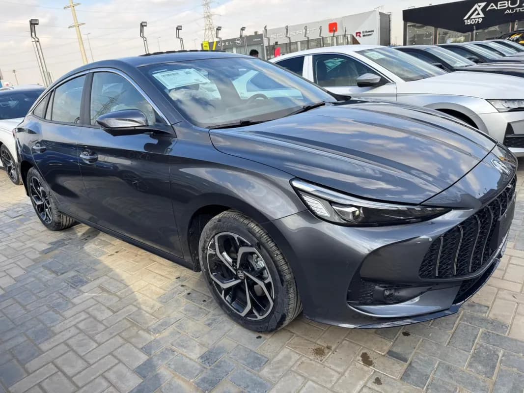 ام جي 7 2026 تروفي رمادي أوتوماتيك — جديدة