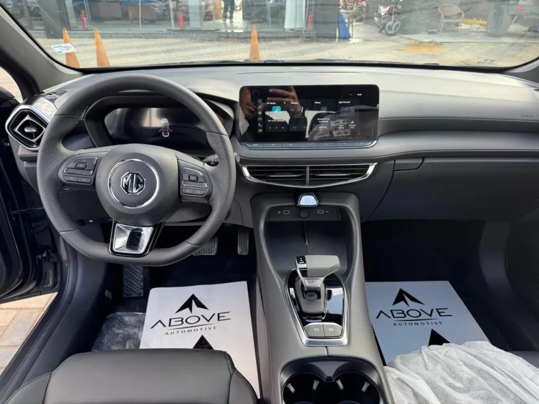 ام جي 7 2026 تروفي رمادي أوتوماتيك — جديدة