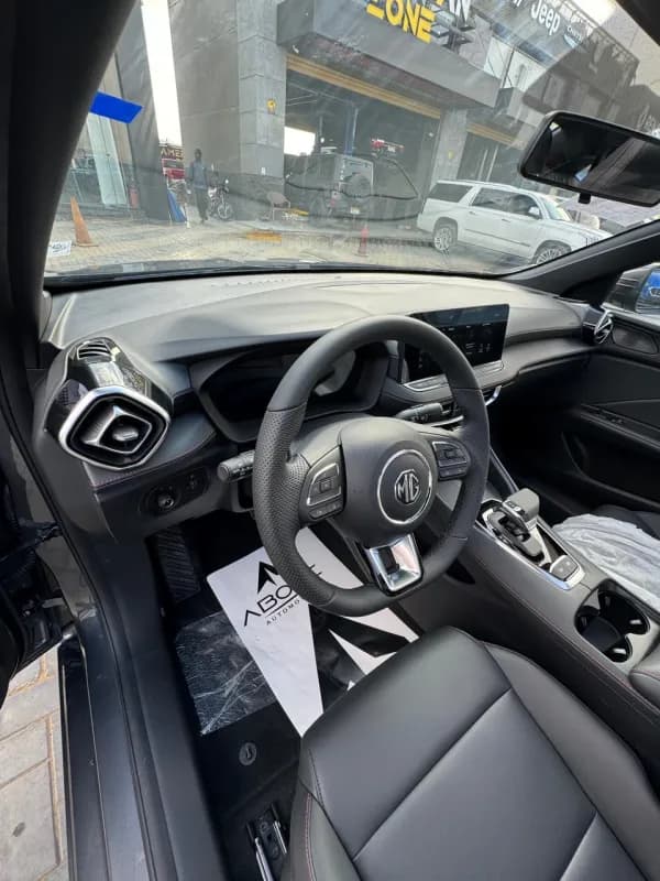 ام جي 7 2026 تروفي رمادي أوتوماتيك — جديدة