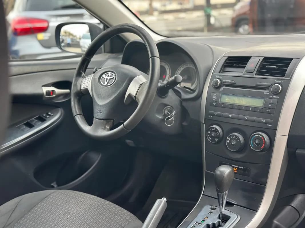 تويوتا كورولا 2010