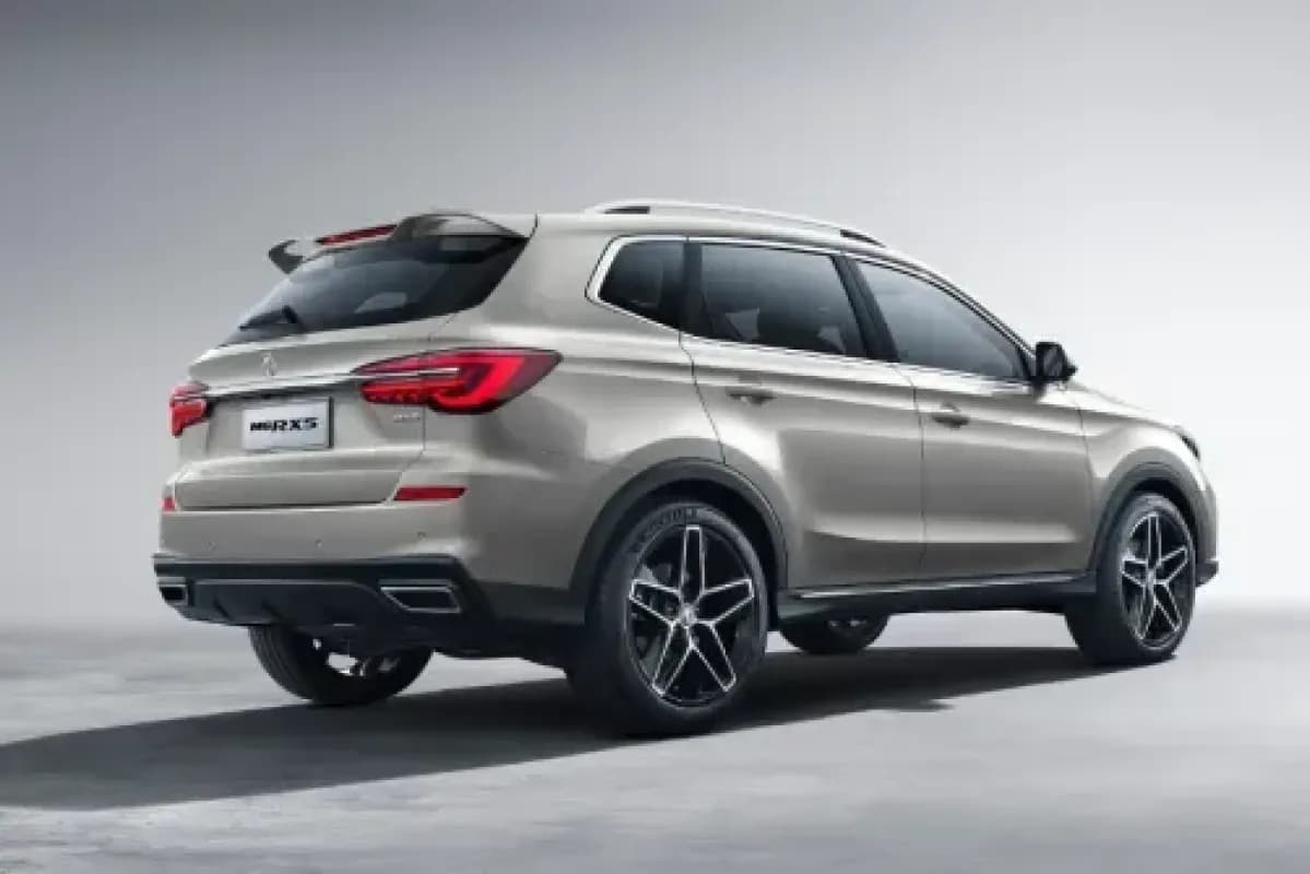 ام جي ار اكس 5 بلاس 2026 لاكشري فضي أوتوماتيك — جديدة