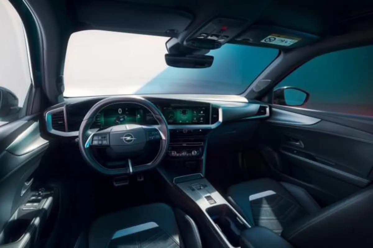 أوبل موكا 2026 جي اس لاين أزرق أوتوماتيك — جديدة