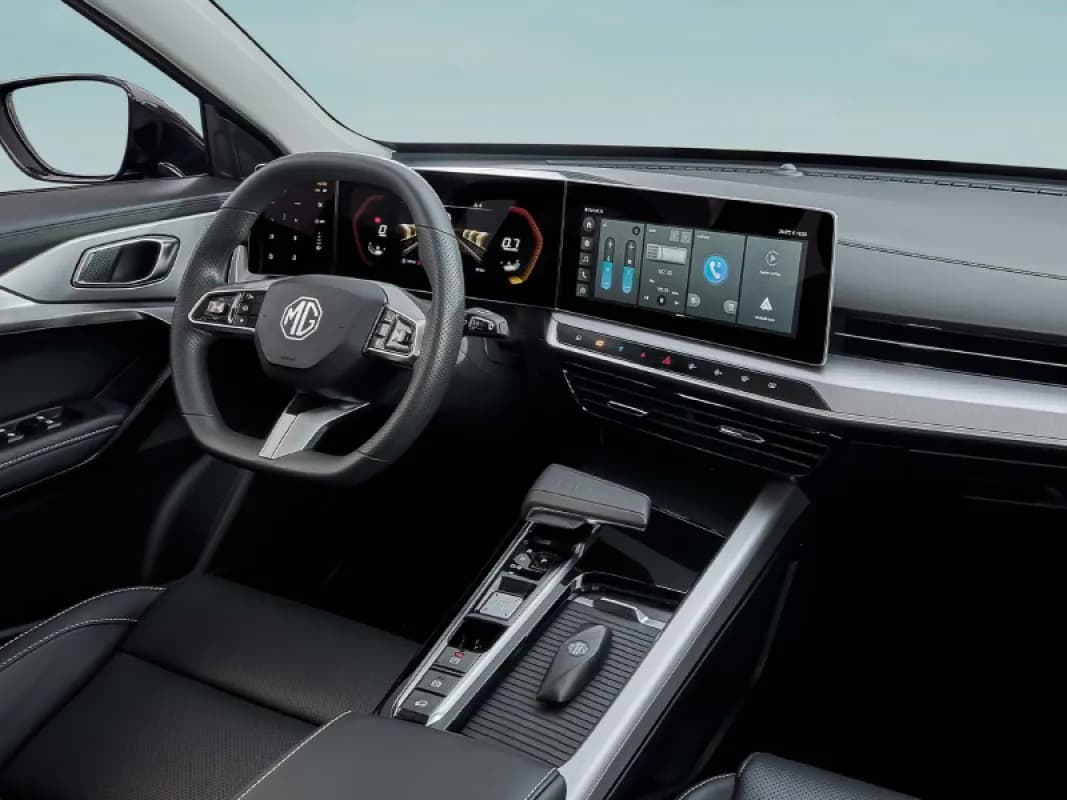 ام جي وان 2026 لاكشري أحمر أوتوماتيك — جديدة