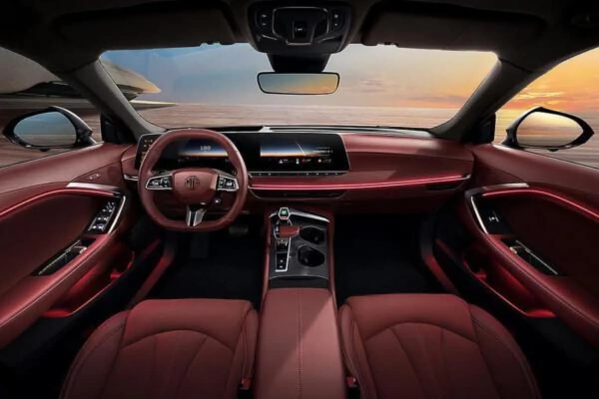 ام جي 7 2026 لاكشري أحمر أوتوماتيك — جديدة