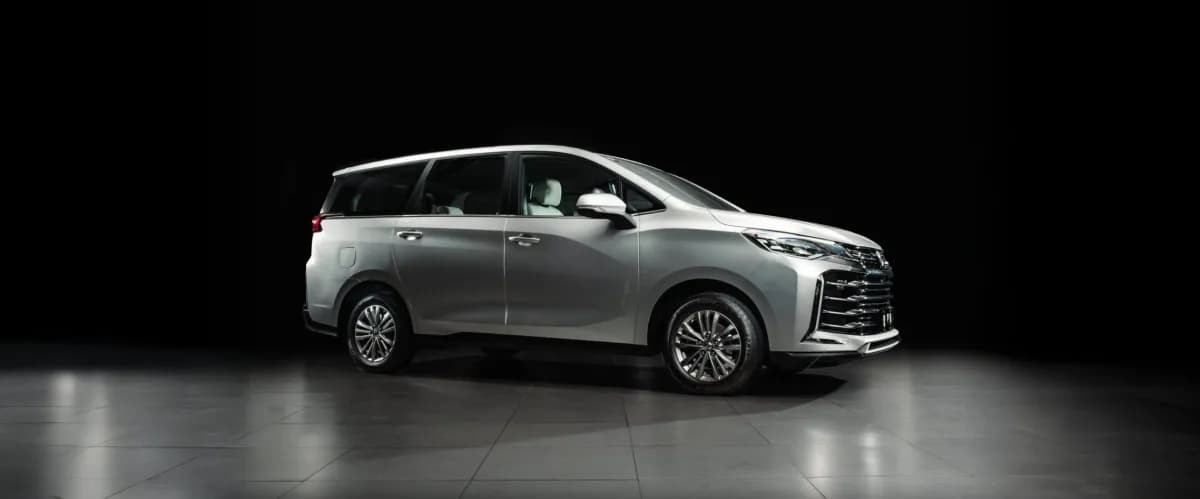 ام جي جي ٥٠ بلاس 2026 لاكشيري فضي أوتوماتيك — جديدة