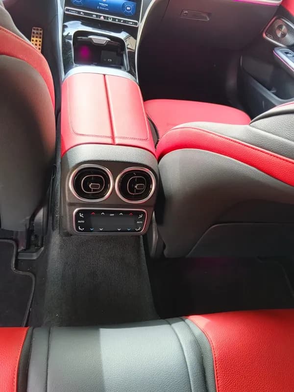 مرسيدس بنز C200 2024