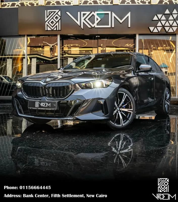 بي ام دبليو 520i 2025 ام سبورت رمادي أوتوماتيك — مستعملة