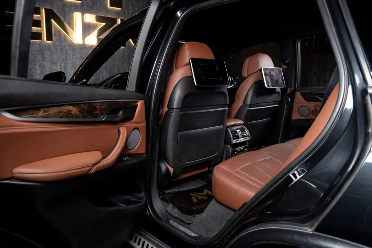 بي ام دبليو X5 2018 ام سبورت أسود أوتوماتيك — مستعملة