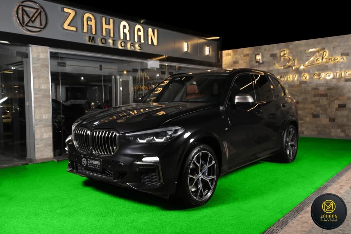 بي ام دبليو X5 2021 اكس درايف 40 اي أسود أوتوماتيك — مستعملة