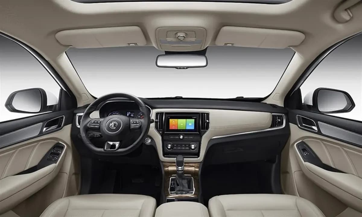 ام جي ار اكس 5 بلاس 2026 لاكشري أسود أوتوماتيك — جديدة