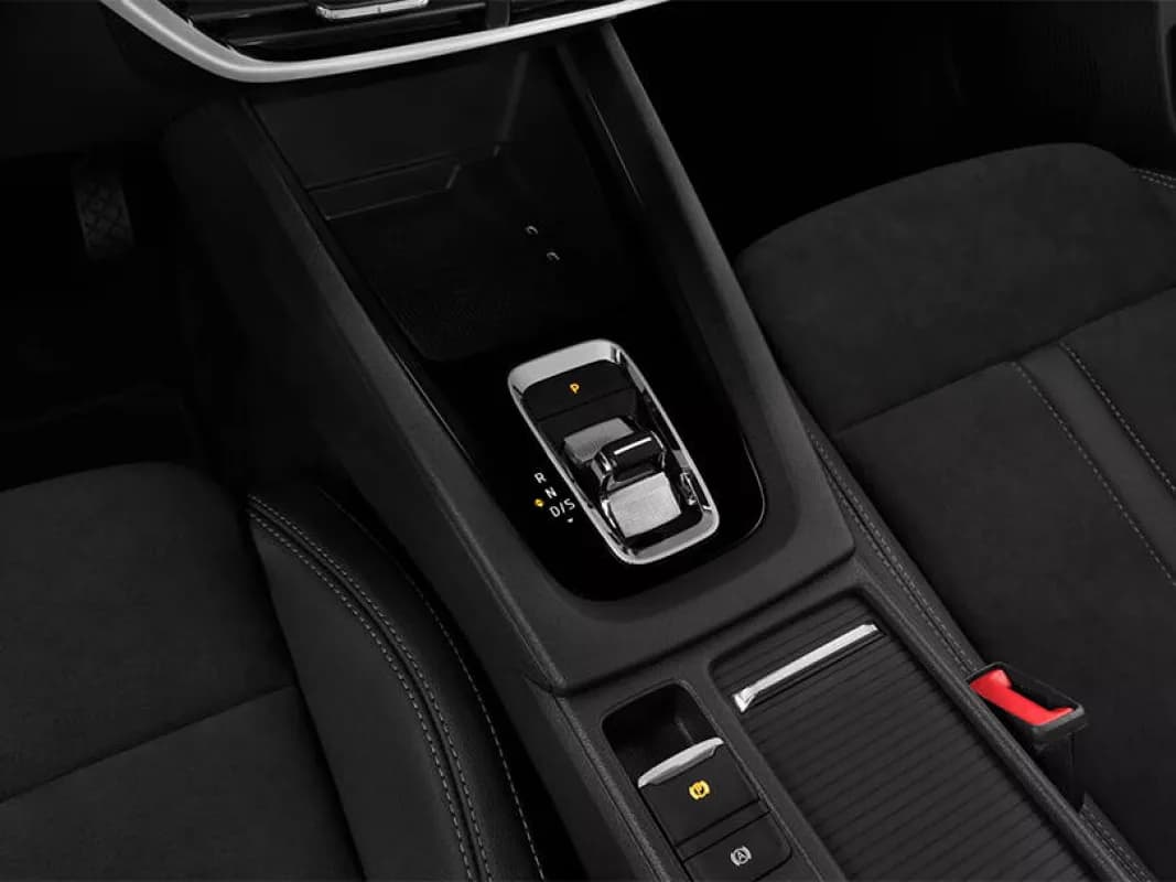 سكودا اوكتافيا 2026 سويت أسود أوتوماتيك — جديدة