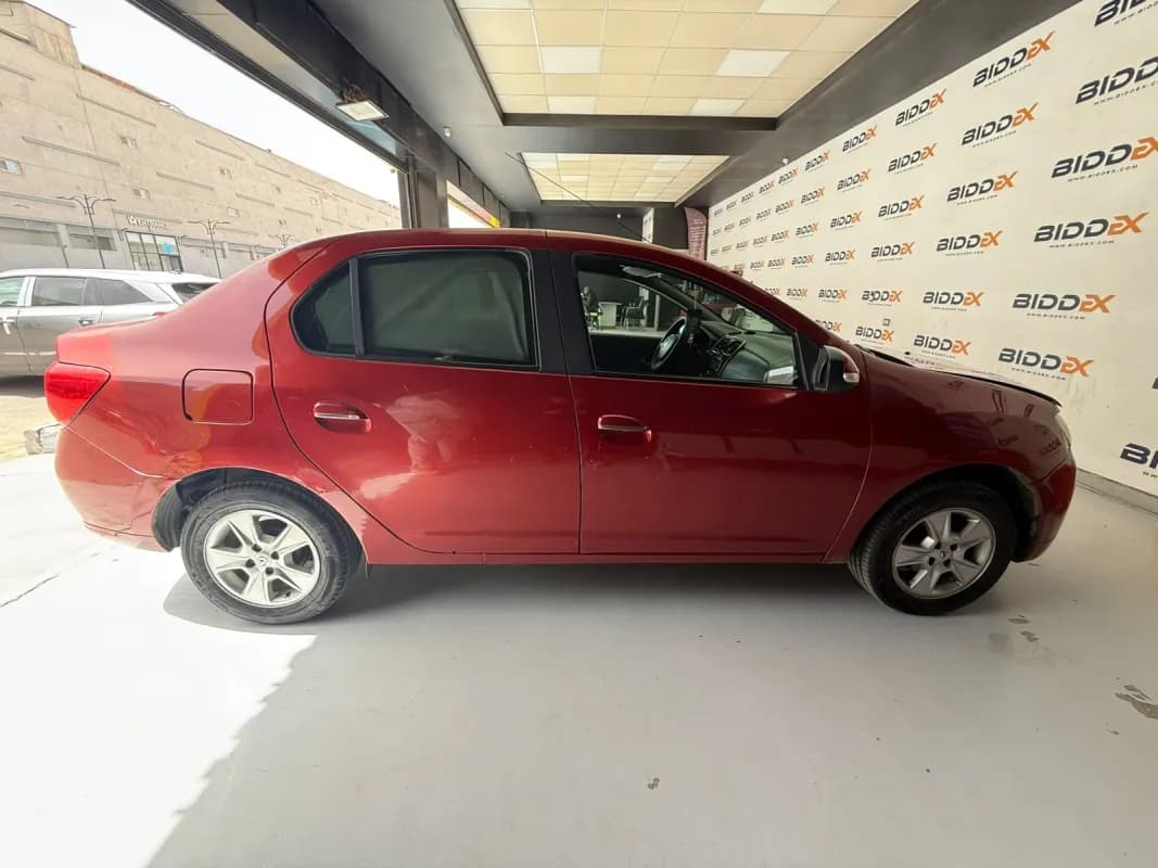 رينو لوجن 2015