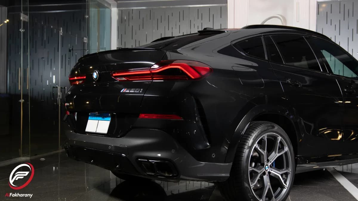 بي ام دبليو X6 2024 ام 60 اي اكس درايف أسود أوتوماتيك — مستعملة