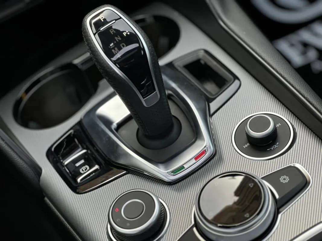 ألفا روميو جوليا 2026