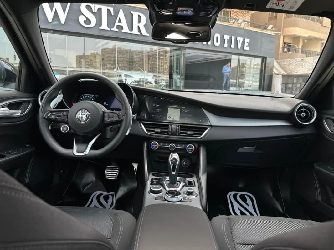 ألفا روميو جوليا 2026