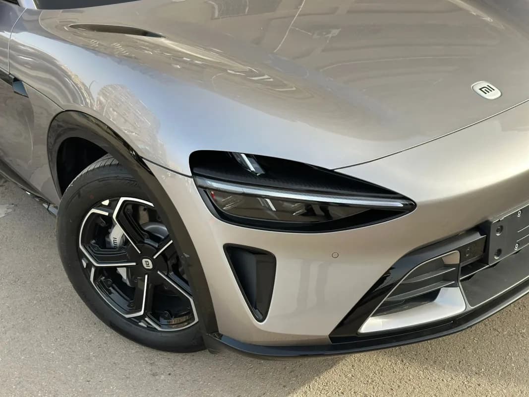 شاومي Yu7 2025 دول موتور ماكس فضي أوتوماتيك — جديدة