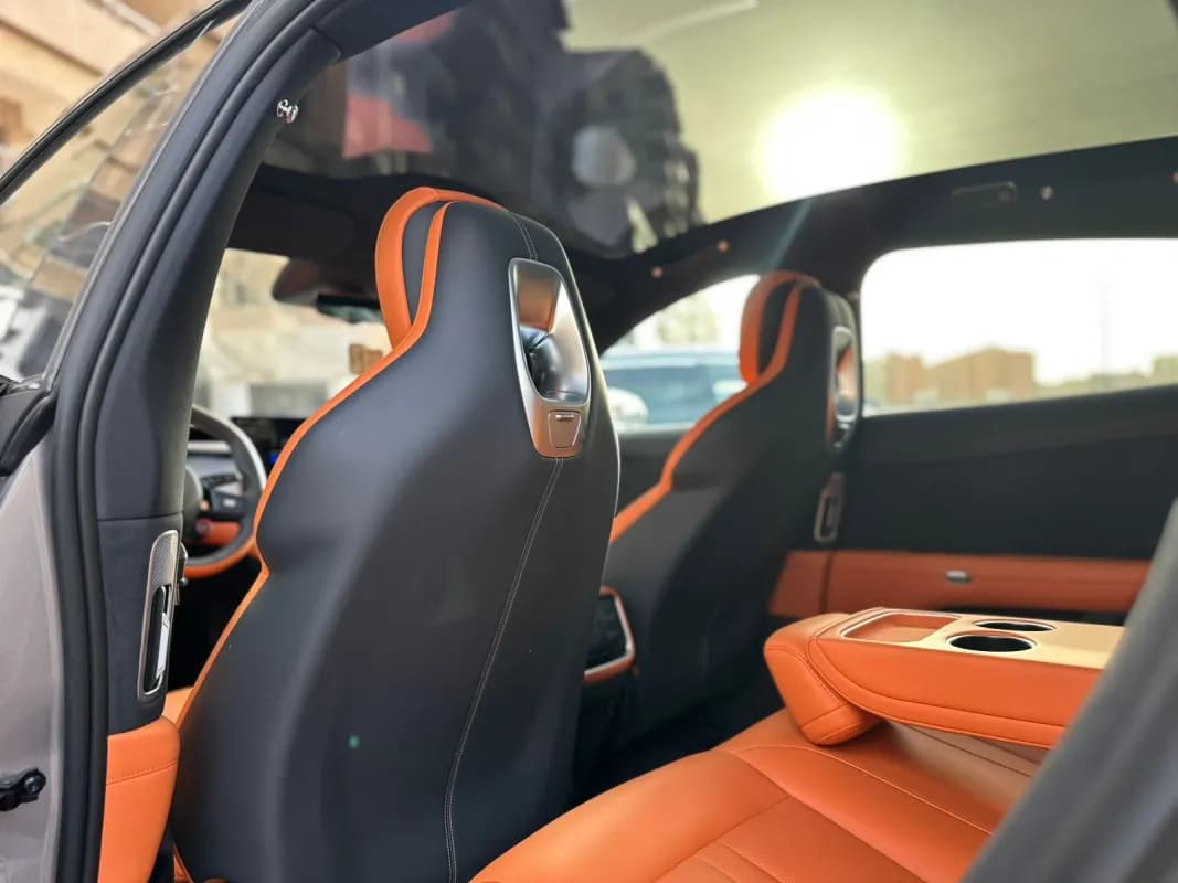 شاومي Yu7 2025 دول موتور ماكس فضي أوتوماتيك — جديدة