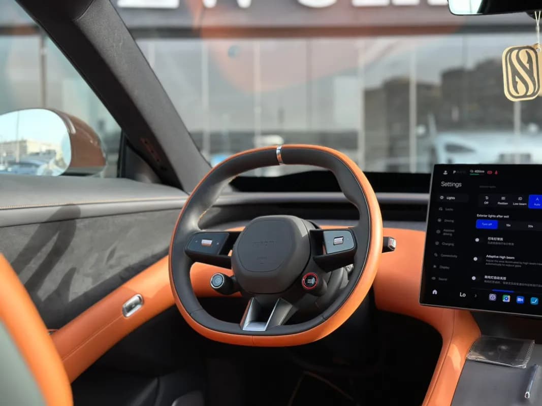 شاومي Yu7 2025 دول موتور ماكس فضي أوتوماتيك — جديدة