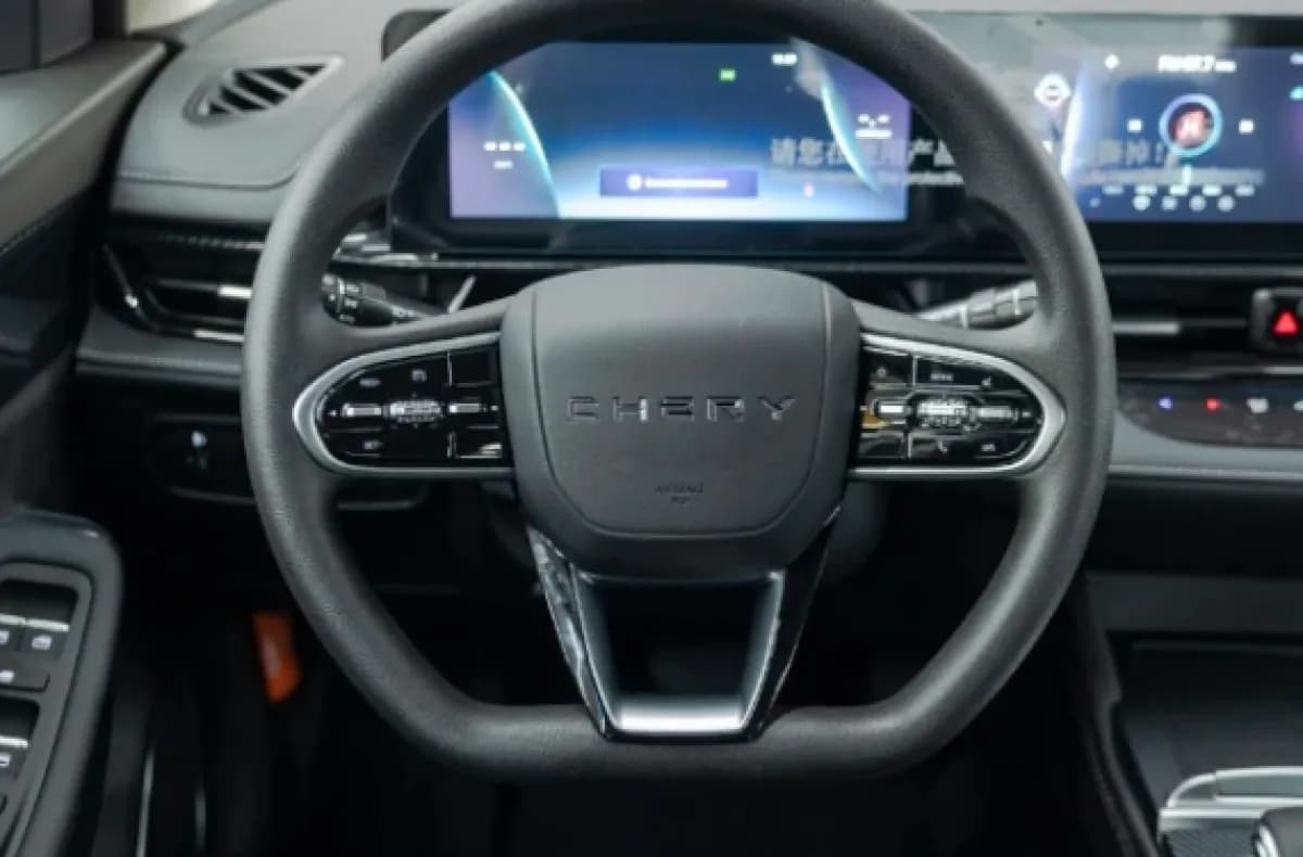 شيري أريزو 6 2026 جي تي أحمر أوتوماتيك — جديدة