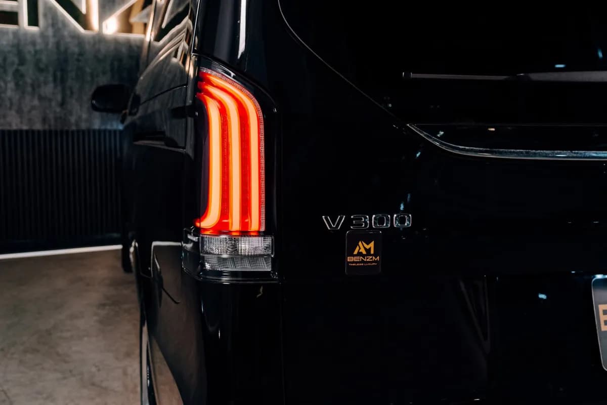مرسيدس بنز V300 فيانو 2026 ايه ام جي في اّي بي سيتس فولي لوديد أسود أوتوماتيك — جديدة