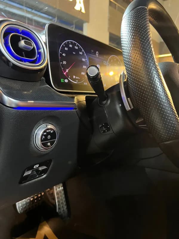 مرسيدس بنز C200 2022