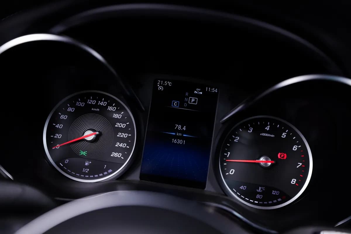 مرسيدس بنز C180 2023