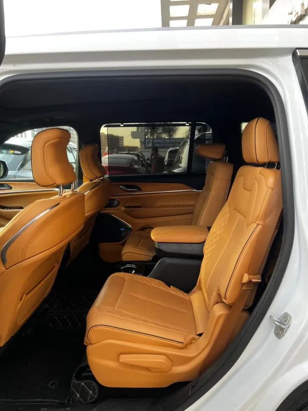 جيب جراند شيروكي 2023