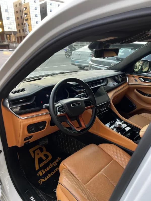 جيب جراند شيروكي 2023