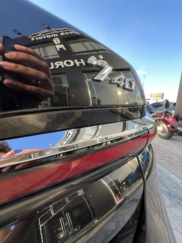 بي ام دبليو 740i 2024 بيور اكسلنس أسود أوتوماتيك — مستعملة