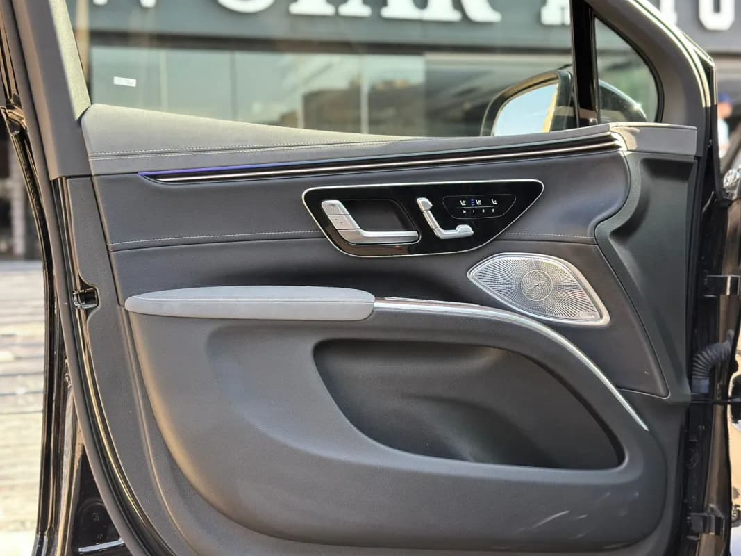 مرسيدس بنز EQS 2023