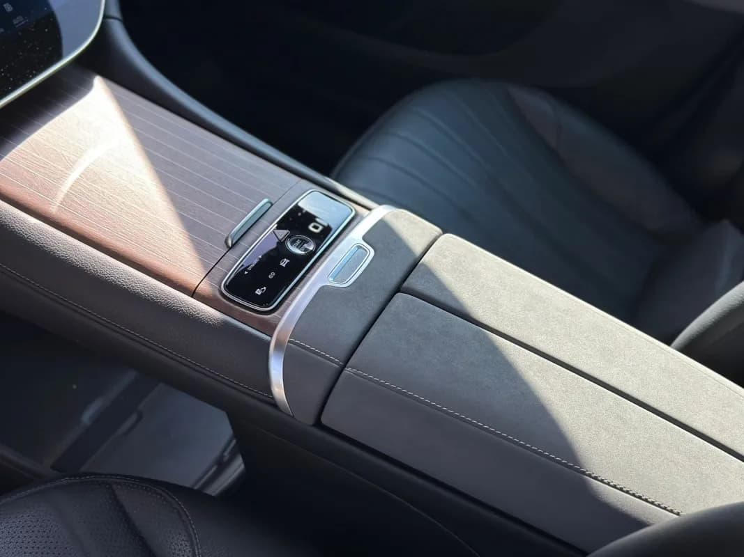 مرسيدس بنز EQS 2023