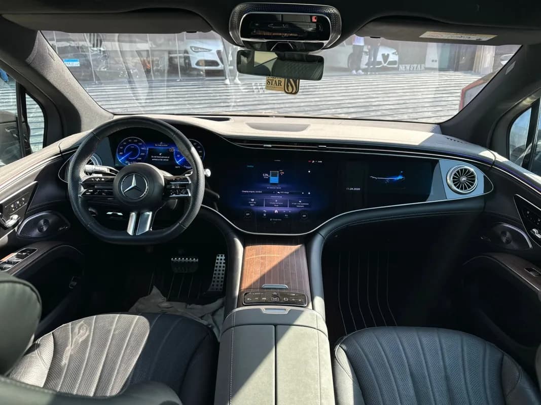 مرسيدس بنز EQS 2023