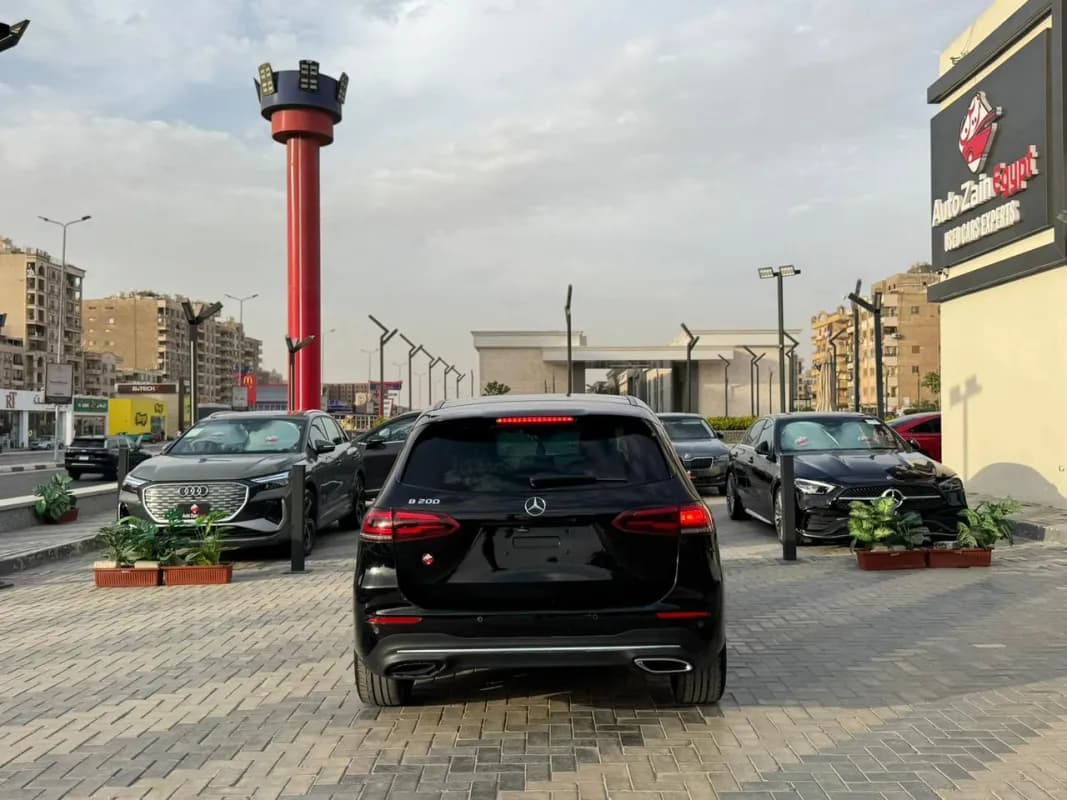 مرسيدس بنز ب 200 2022