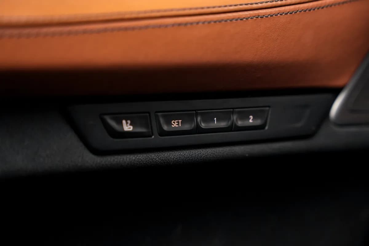 بي ام دبليو 740i 2019 بيور اكسلنس أسود أوتوماتيك — مستعملة