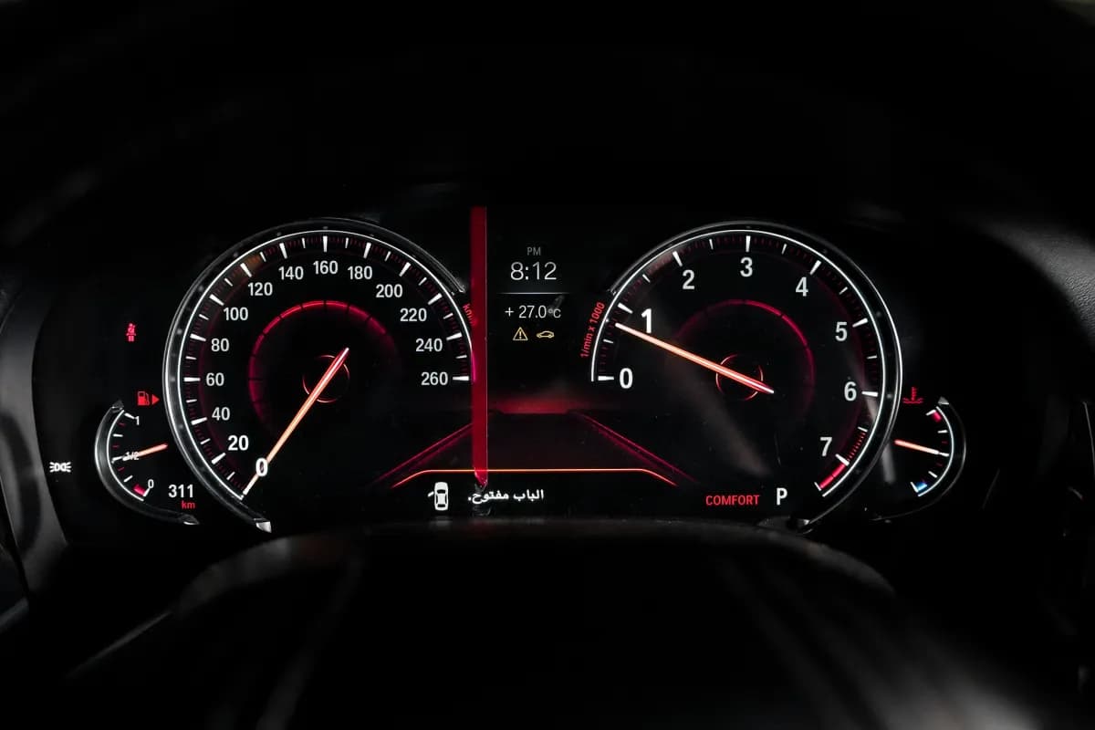 بي ام دبليو 740i 2019 بيور اكسلنس أسود أوتوماتيك — مستعملة