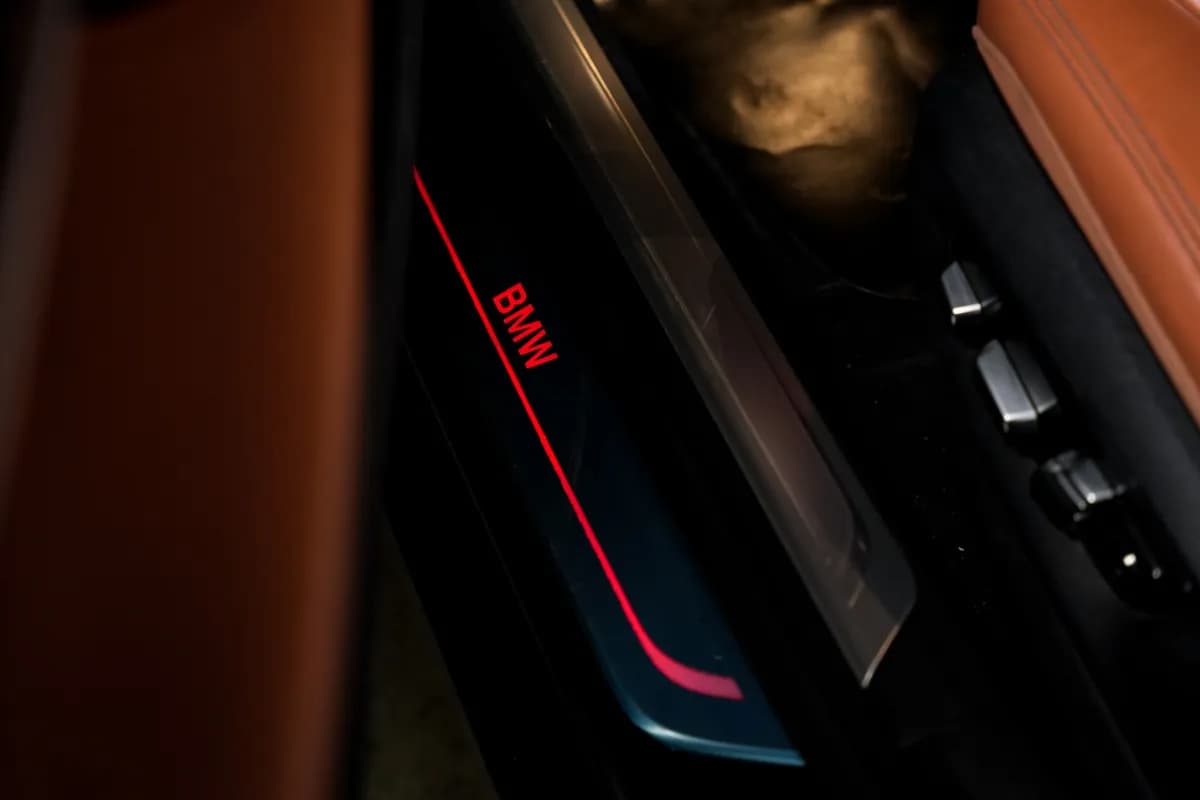 بي ام دبليو 740i 2019 بيور اكسلنس أسود أوتوماتيك — مستعملة