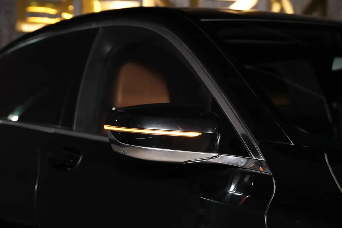 بي ام دبليو 740i 2019 بيور اكسلنس أسود أوتوماتيك — مستعملة