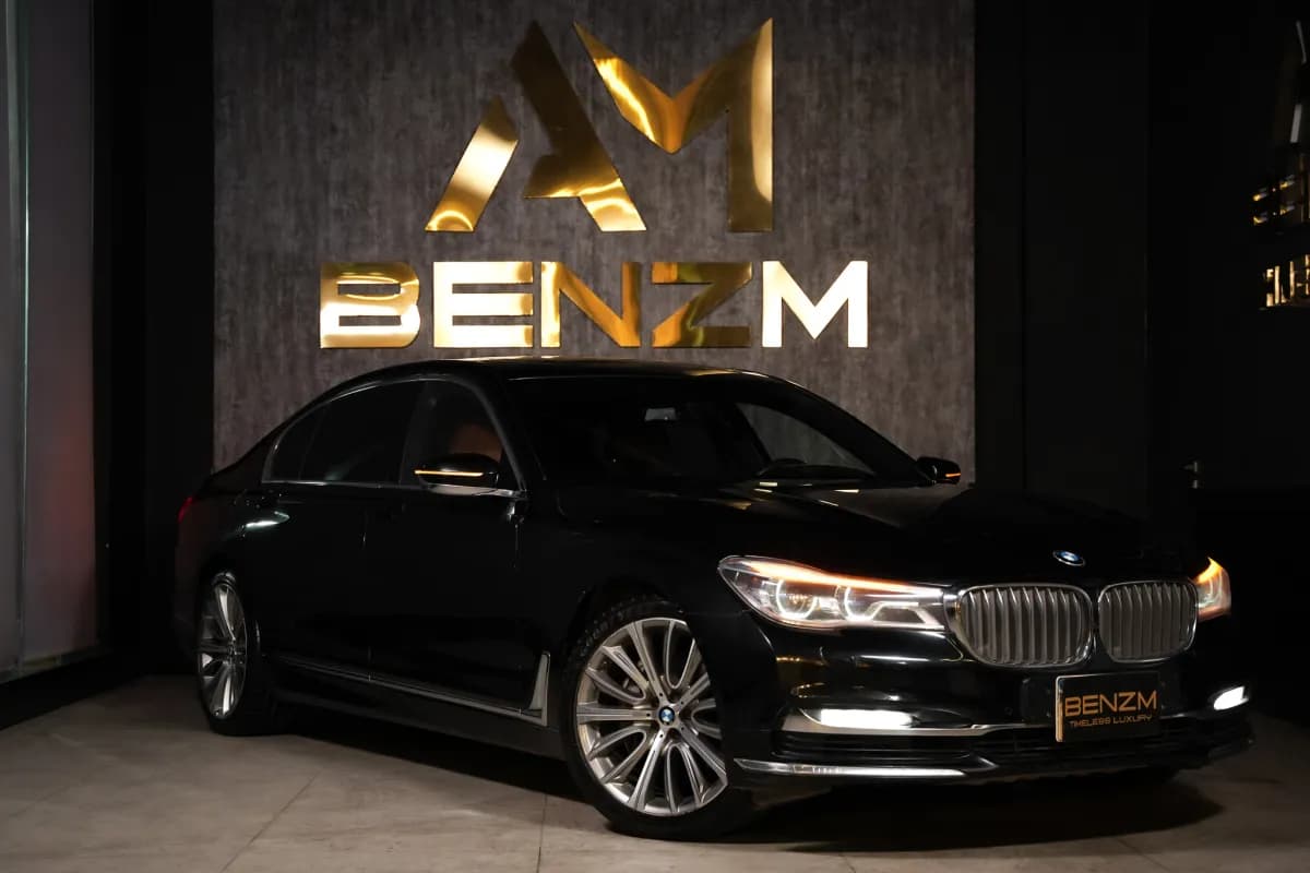 بي ام دبليو 740i 2019 بيور اكسلنس أسود أوتوماتيك — مستعملة