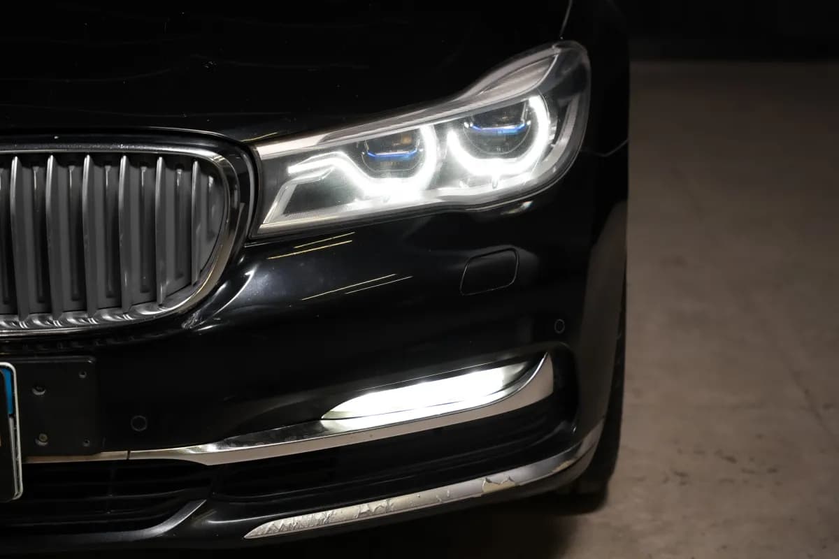 بي ام دبليو 740i 2019 بيور اكسلنس أسود أوتوماتيك — مستعملة