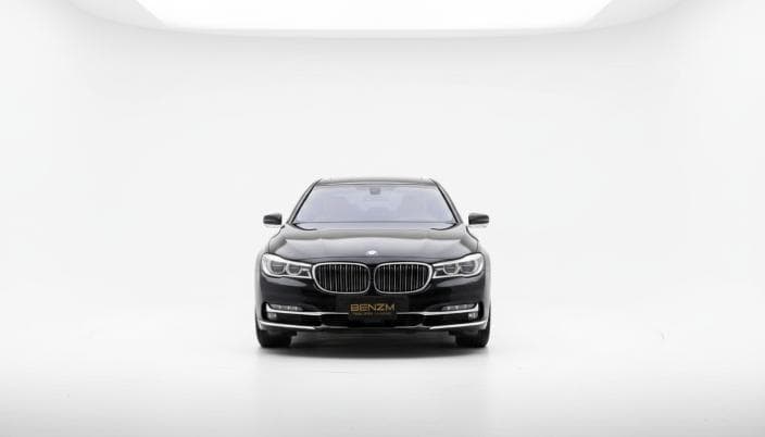 بي ام دبليو 740i 2019 بيور اكسلنس أسود أوتوماتيك — مستعملة - 1