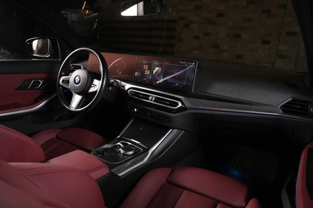 بي ام دبليو 330 2024 ام سبورت أزرق الداكن أوتوماتيك — مستعملة