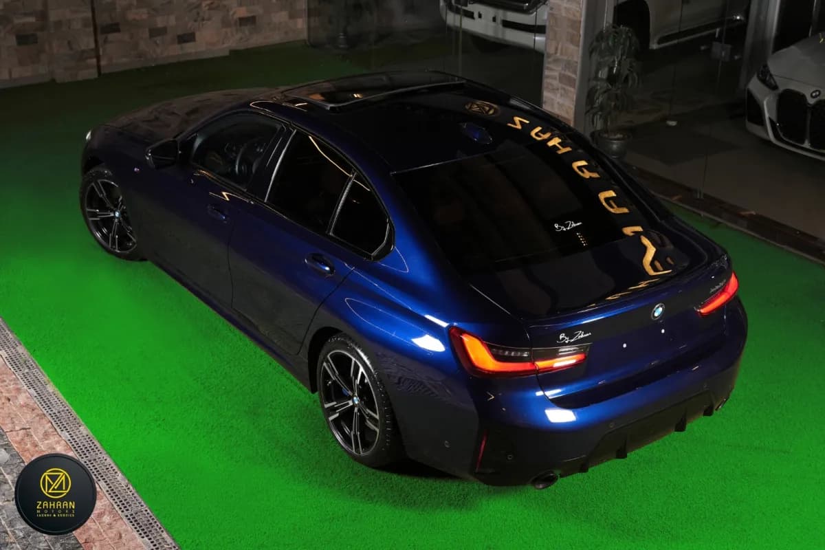 بي ام دبليو 330 2024 ام سبورت أزرق الداكن أوتوماتيك — مستعملة